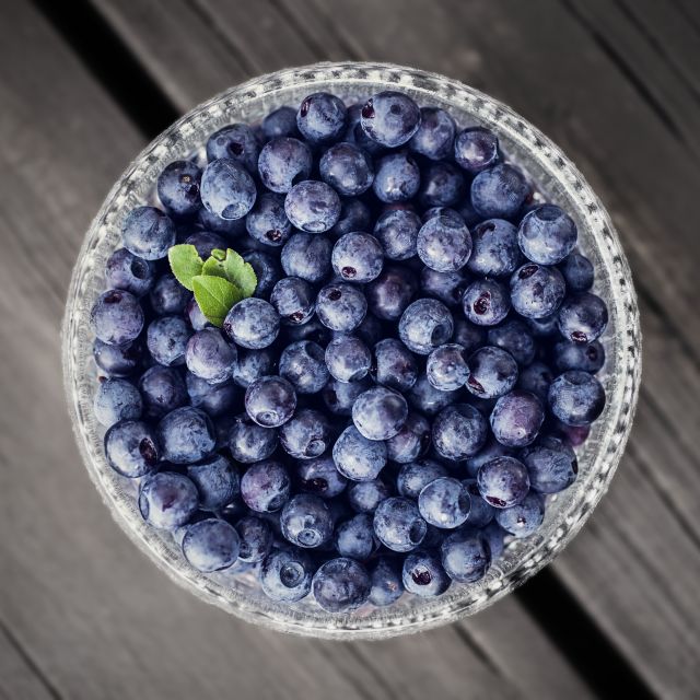 En skål med blåbär.